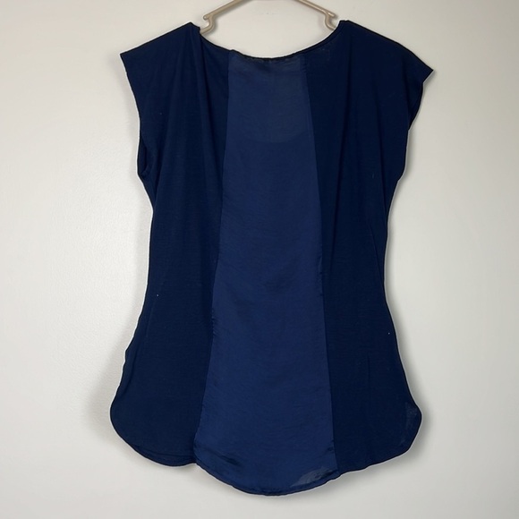 💛 Love Squared Navy Blue Short Sleeve Blouse with Pockets Size S - Picture 5 of 5